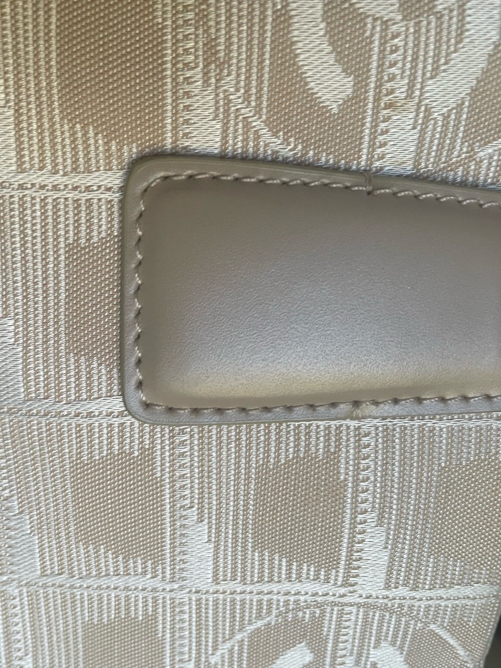 CHANEL Cream Jacquard Tote with Signature Motif - Picture 13 of 16